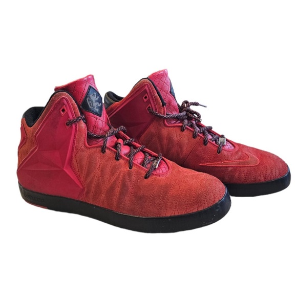 Nike Lebron 11 NSW Lifestyle Red Black Sneakers 616766 600 MENs Size 12 - Picture 1 of 8